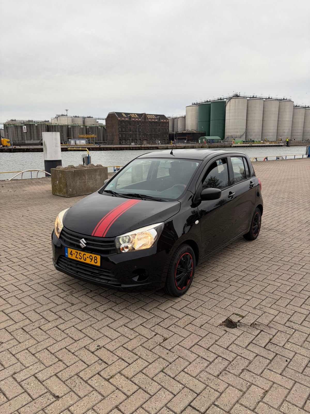 Suzuki Celerio 1.0 2015 Zwart, Auto's, Suzuki, 28 km/l, 400 kg, Origineel Nederlands, 400 kg