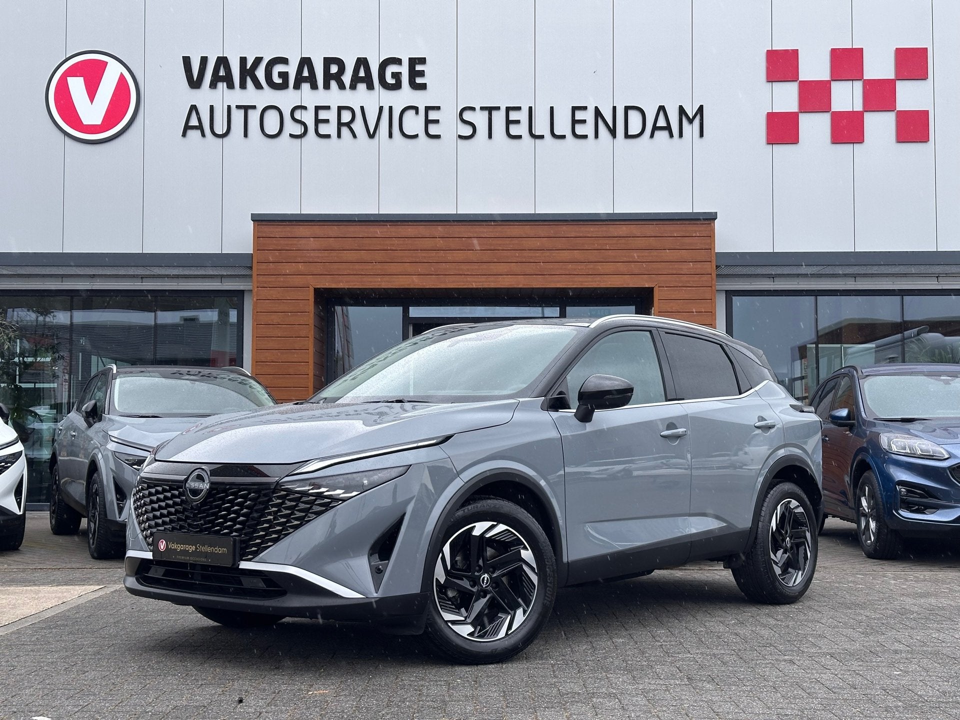 Nissan Qashqai 1.3 MHEV Xtronic N-Connecta|Panodak|Trekhaak|, Auto's, Zwart, 4 cilinders, Leder en Stof, Bedrijf