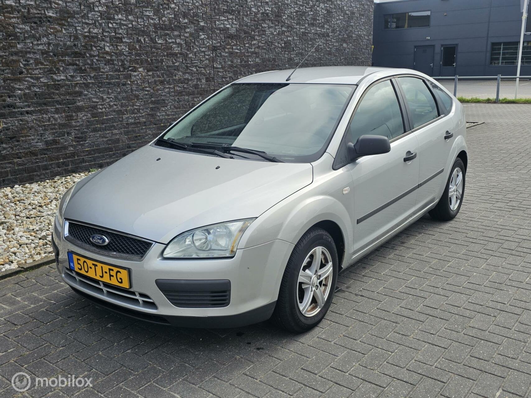 Ford Focus 1.4-16V Ambiente Airco - Trekhaak - Nw apk, 15 km/l, Gebruikt, 1147 kg, 4 cilinders