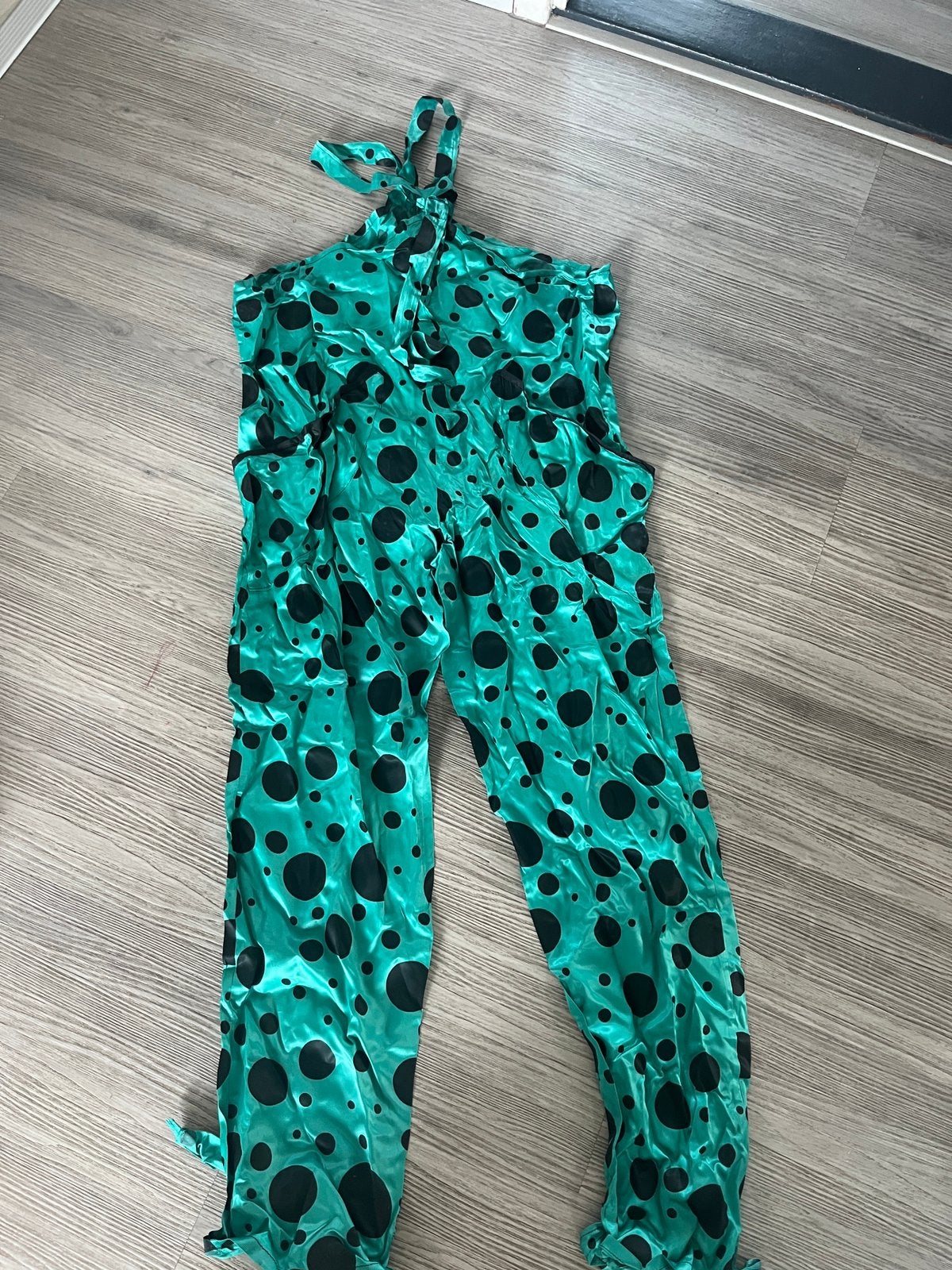 Carnavals tuinbroek groen/zwart maat S, Carnaval, Ophalen of Verzenden, Zo goed als nieuw, Kleding
