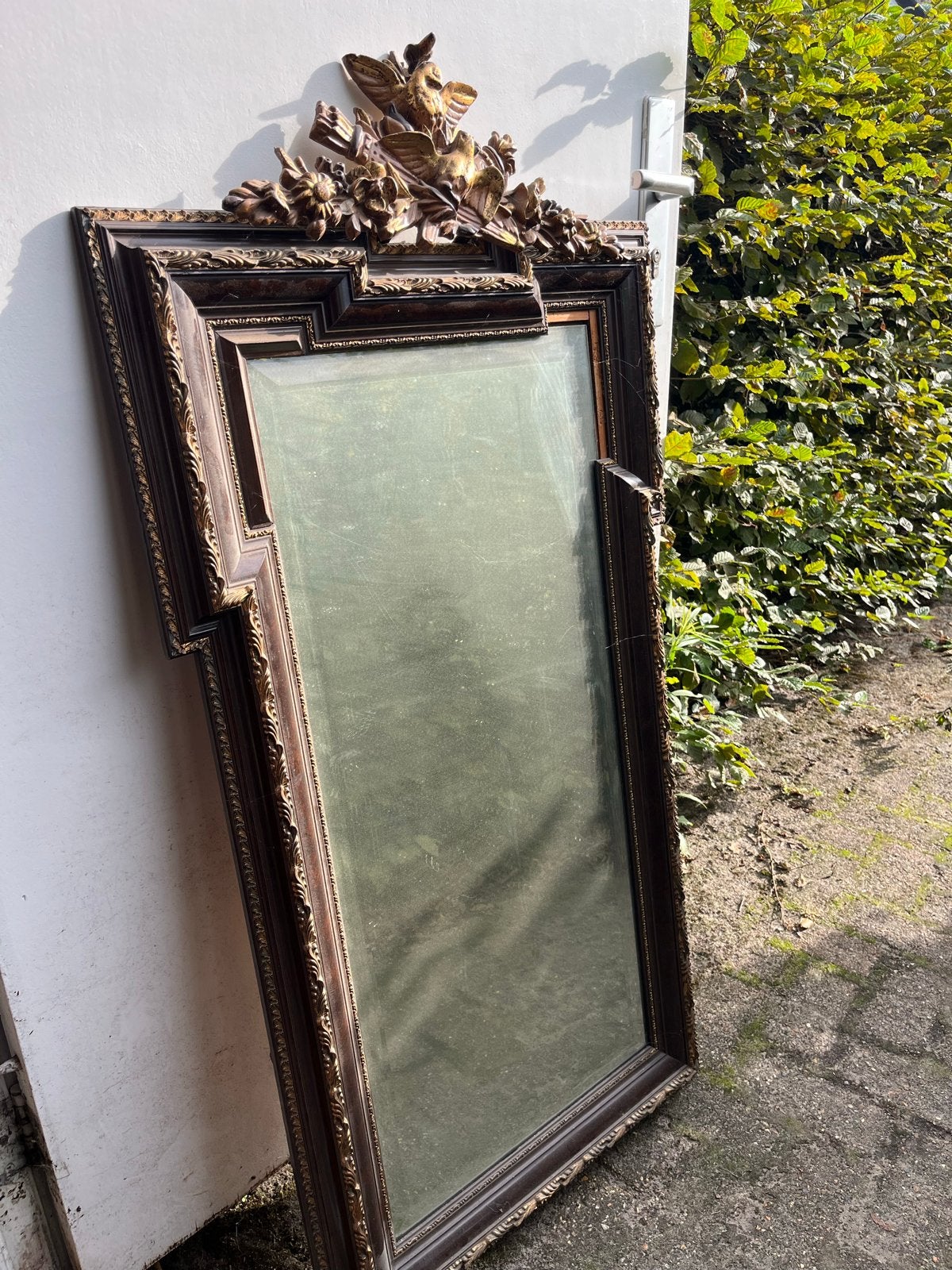 Antieke spiegel met sierlijke houten lijst, Antiek en Kunst, Ophalen
