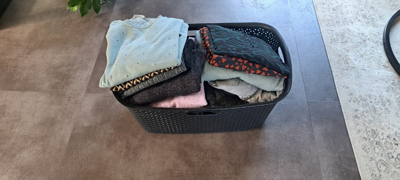 kledingpakket: broeken, rokjes, truien, blouses (40 stu, Ophalen, Zo goed als nieuw, Maat 38/40 (M)