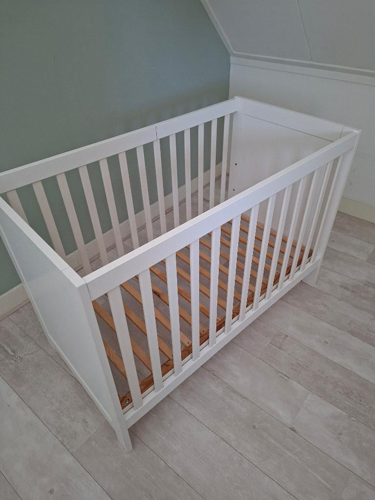 Gratis ledikant en commode, Kinderen en Baby's, Ophalen, Gebruikt, Jongetje of Meisje