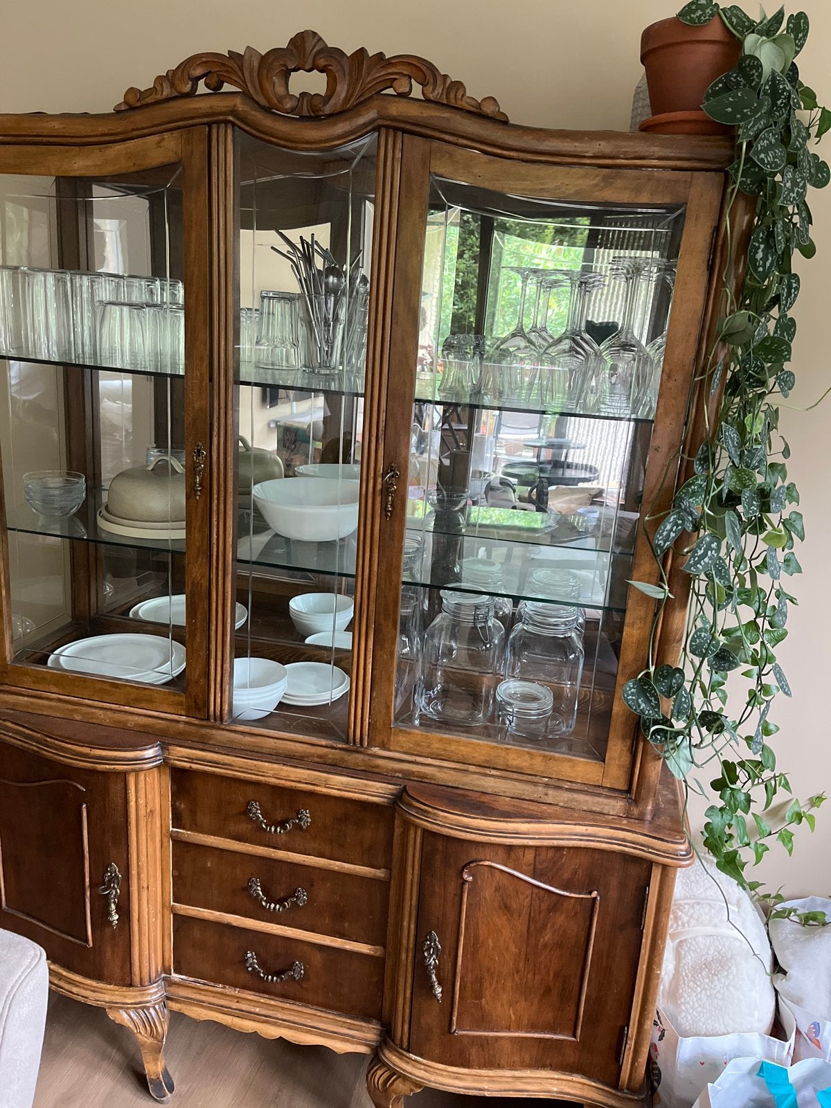 Antieke Vinted buffetkast met vitrine en lades, Ophalen