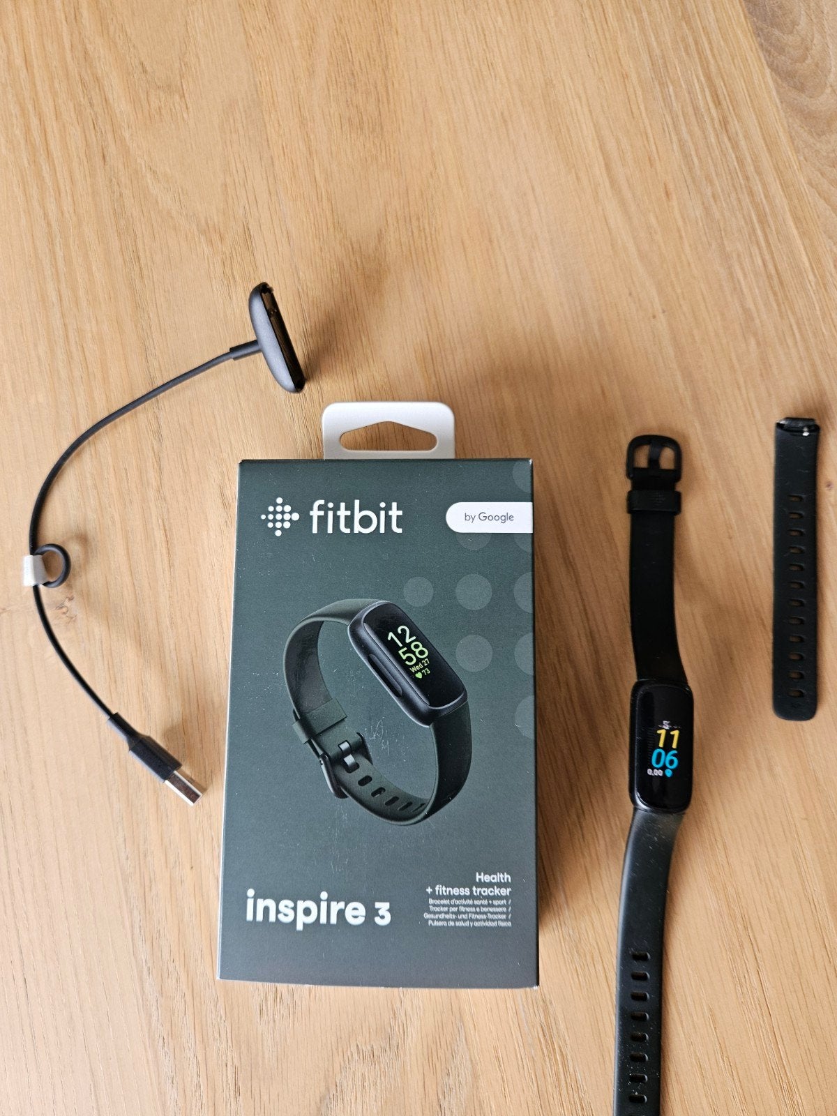 Fitbit Inspire 3 Health & Fitness Tracker, Zwart, Ophalen of Verzenden, Zo goed als nieuw, Fitbit