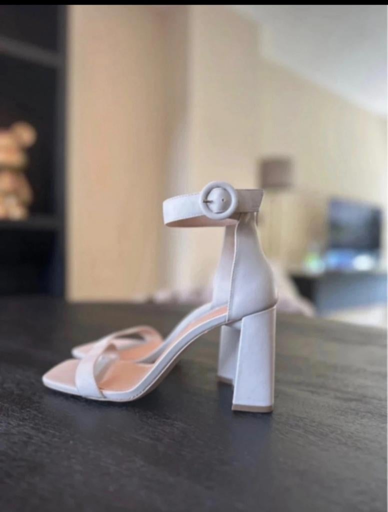 Steve Madden 39.5 , hakken, zomer pumps, Ophalen, Nieuw, Auto