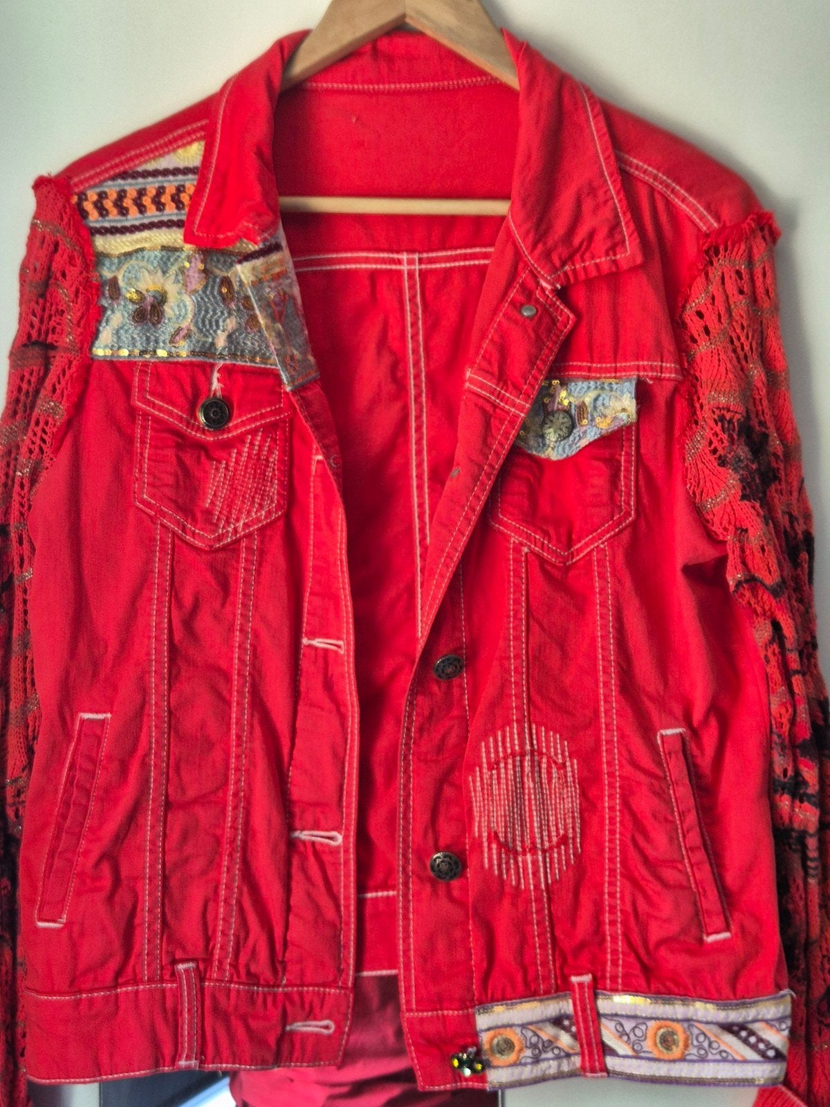 Desigual jasje maat M - Rood met borduursels en kant, Ophalen of Verzenden