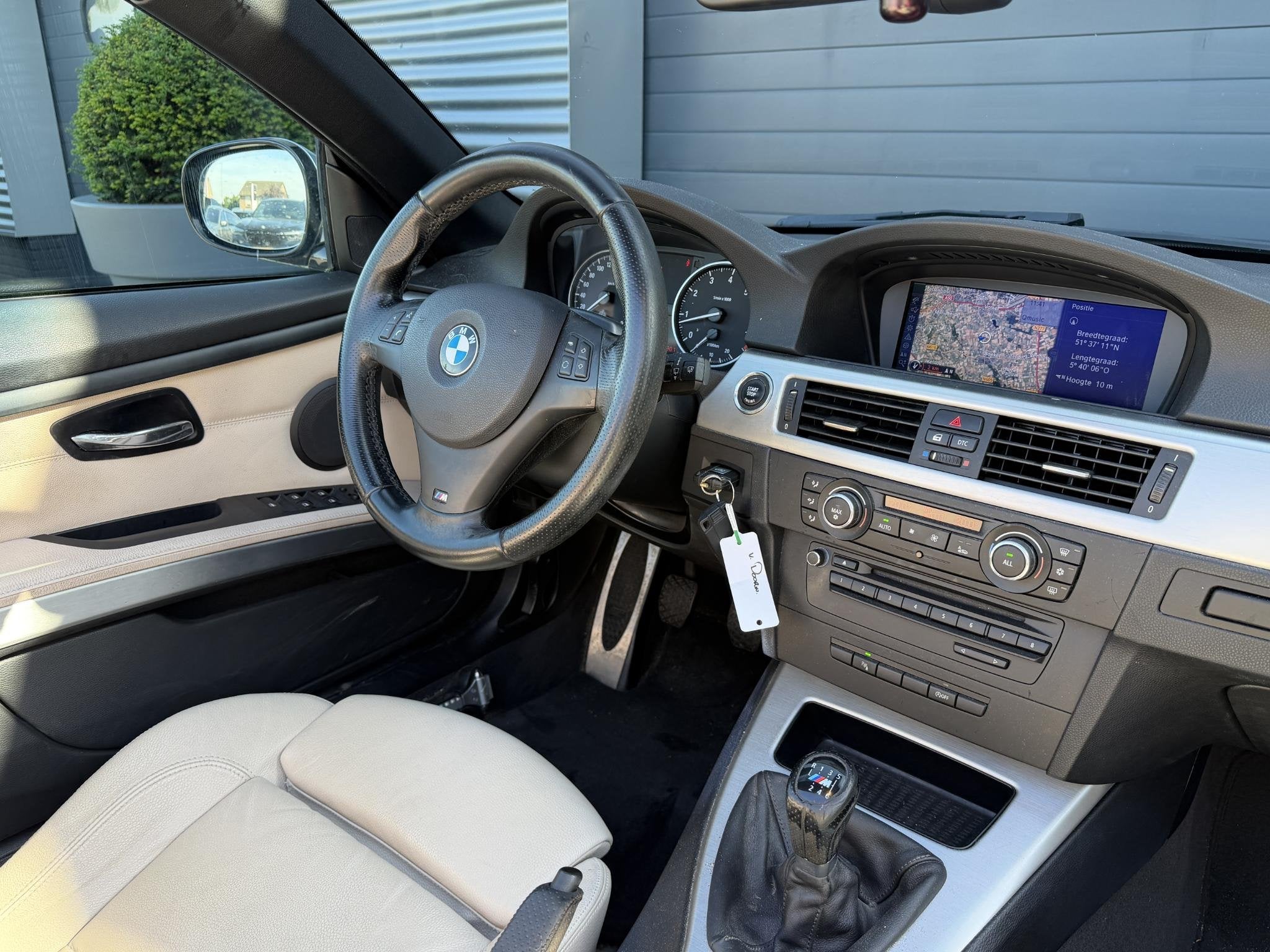 BMW 3-serie Cabrio 320i High Executive M-Sport | Navigatie |, Euro 5, Zwart, 4 cilinders, Cabriolet