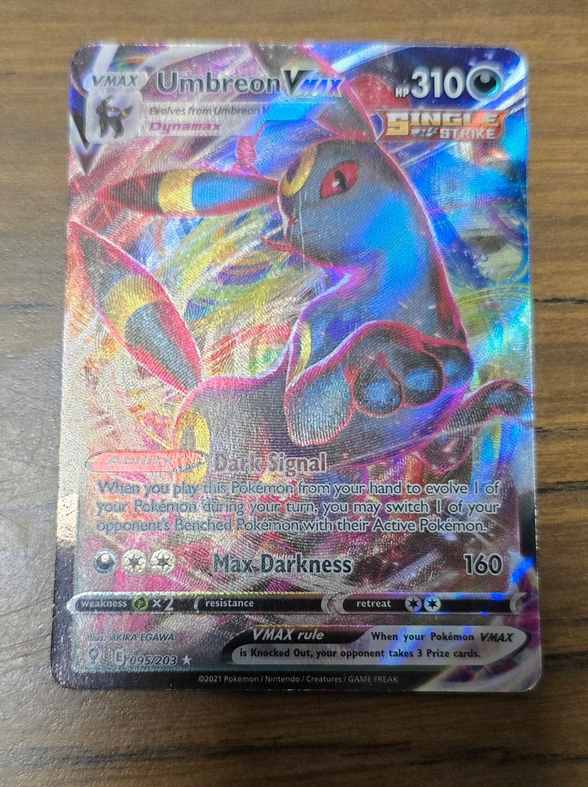 Pokémon kaart Umbreon Vmax 095/203 - Licht beschadigd, Ophalen of Verzenden, Gebruikt, Losse kaart, Foil