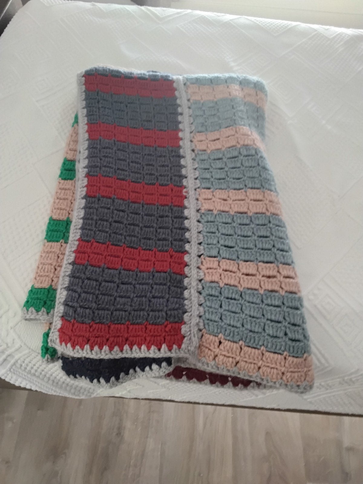 Gehaakte wollen sprei / omslagdoek voor de winter, Wol, Ophalen of Verzenden, Zo goed als nieuw, Plaid