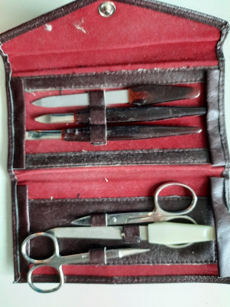 reisset nagelverzorging, ca. 8 x 16 cm. gebruikt, Ophalen of Verzenden, Gebruikt, Overige typen