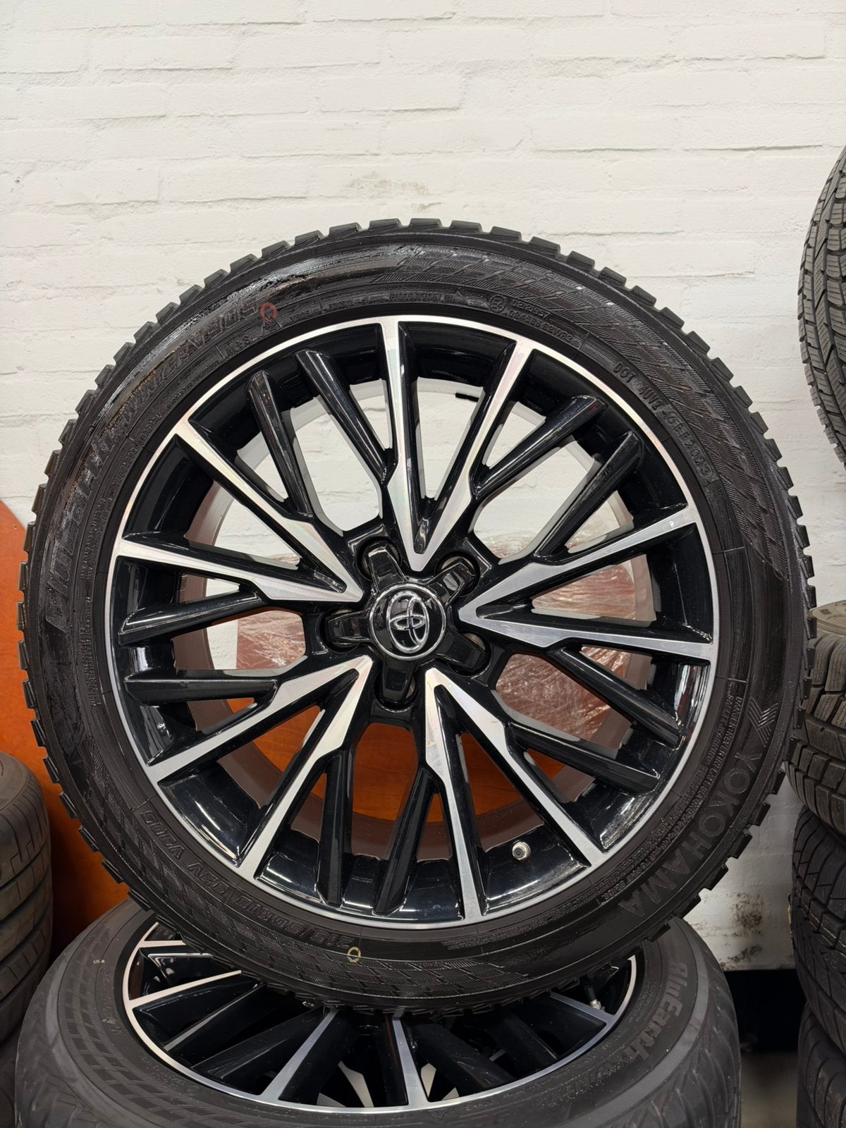 Set lichtmetalen velgen 18" "Multi" Toyota Yaris Cross 2021, Auto-onderdelen, 18 inch, Banden en Velgen, Personenwagen, Gebruikt