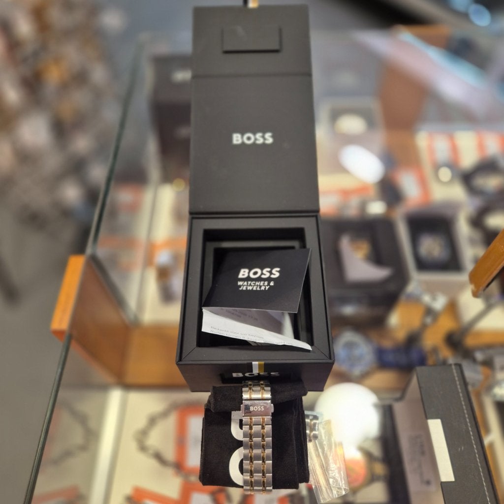 Hugo Boss herenhorloge HB1514247 zgan in doos met aankoopbon, Hugo Boss, Zo goed als nieuw, Support@hugoboss.com, Dieselstr. 12
72555 Metzingen
Germany
