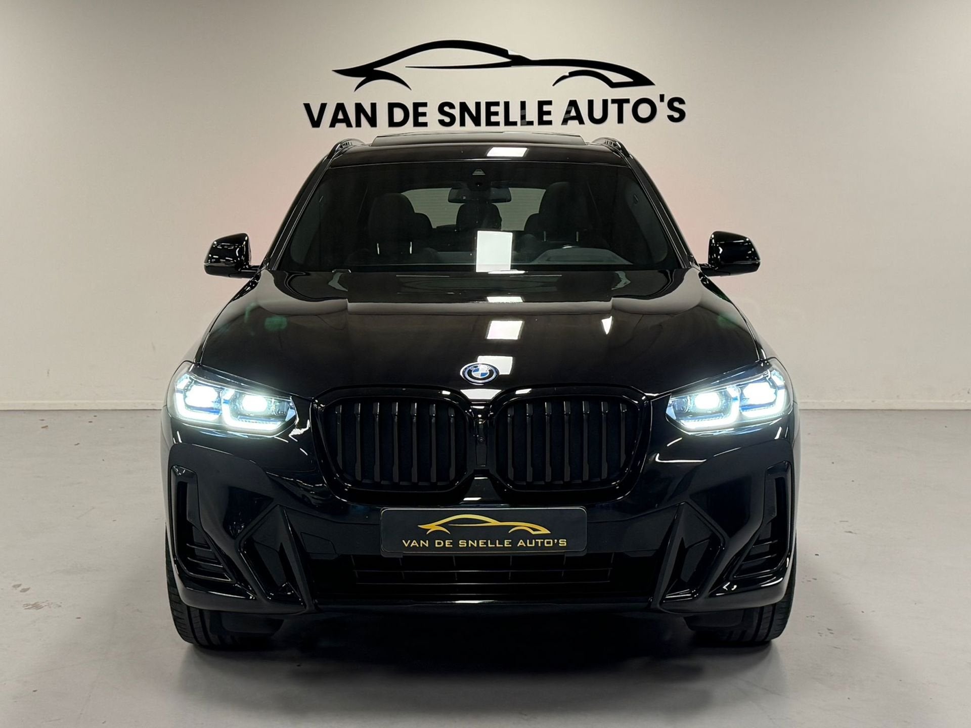 BMW X3 XDrive30e M-PAKKET/CARBON/360CAM/LASER/PANO/HUD, Auto's, BMW, 1998 cc, Gebruikt, Euro 6, 2000 kg