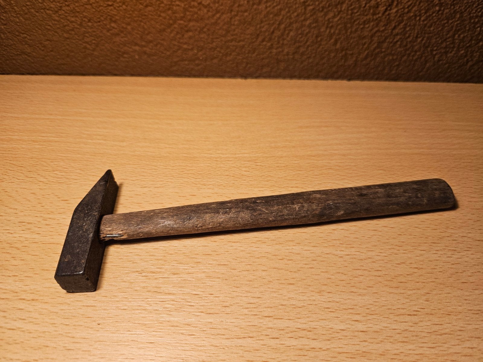 Oude kleine hamer met houten steel - Gebruikt, Ophalen of Verzenden