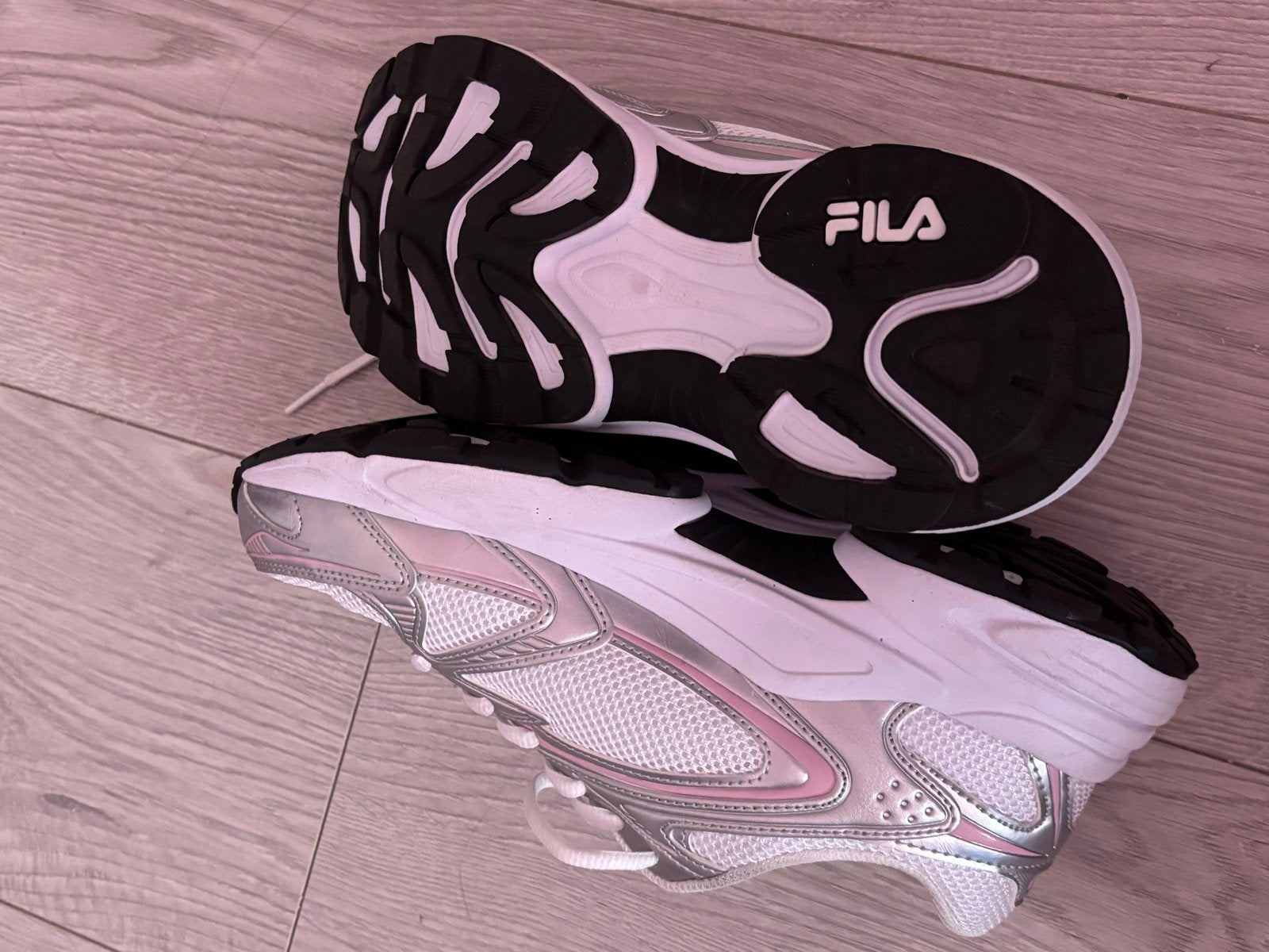 FILA schoenen maat 40, Ophalen, Wit, Sneakers of Gympen, Zo goed als nieuw