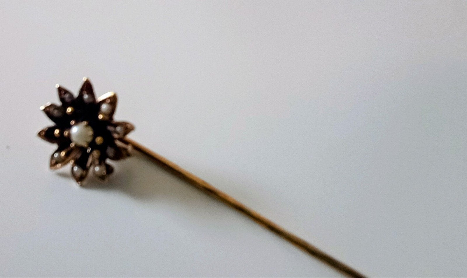 Victoriaanse r.gouden speld/broche met zaadpareltjes, Ophalen of Verzenden, Goud