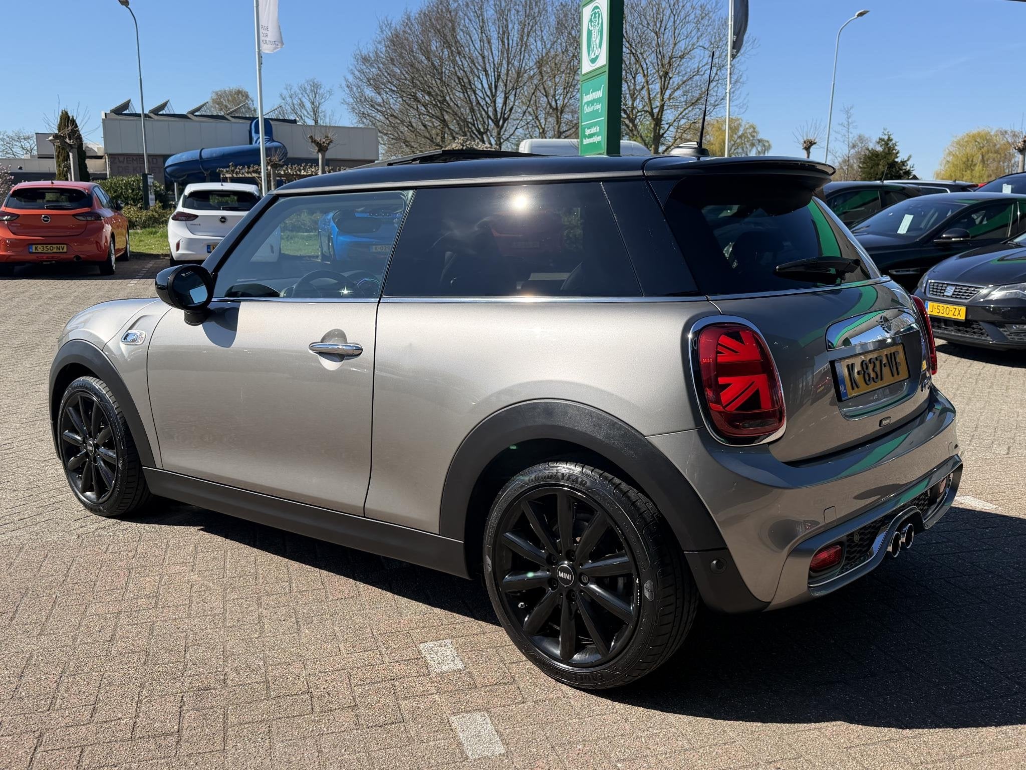 MINI 3-Deurs 2.0 Cooper S 60 Years Edition AUTOMAAT| PANORAM, 1998 cc, Gebruikt, 4 stoelen, Leder