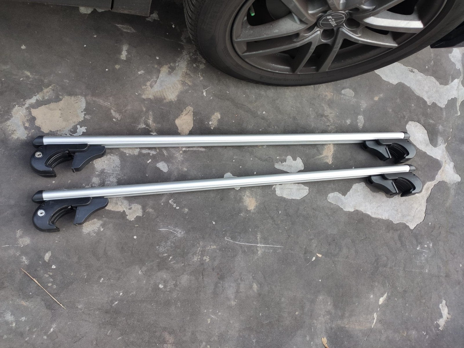 Dakdragers seat ateca en Skoda karoq, Auto diversen, Dakdragers, Ophalen