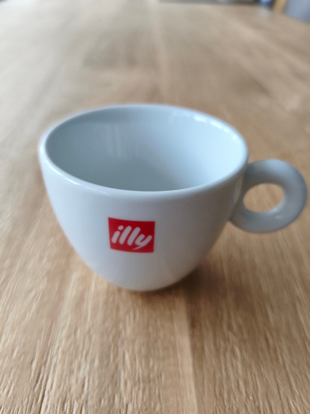 Illy koffie kopje, Ophalen of Verzenden, Overige stijlen, Kop(pen) en/of Schotel(s)