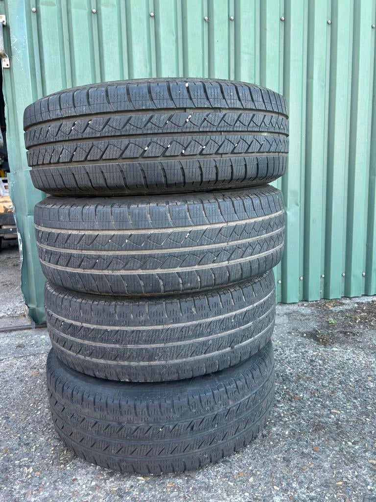 Banden Goodyear 215/65R16c all season, Ophalen, Nieuw