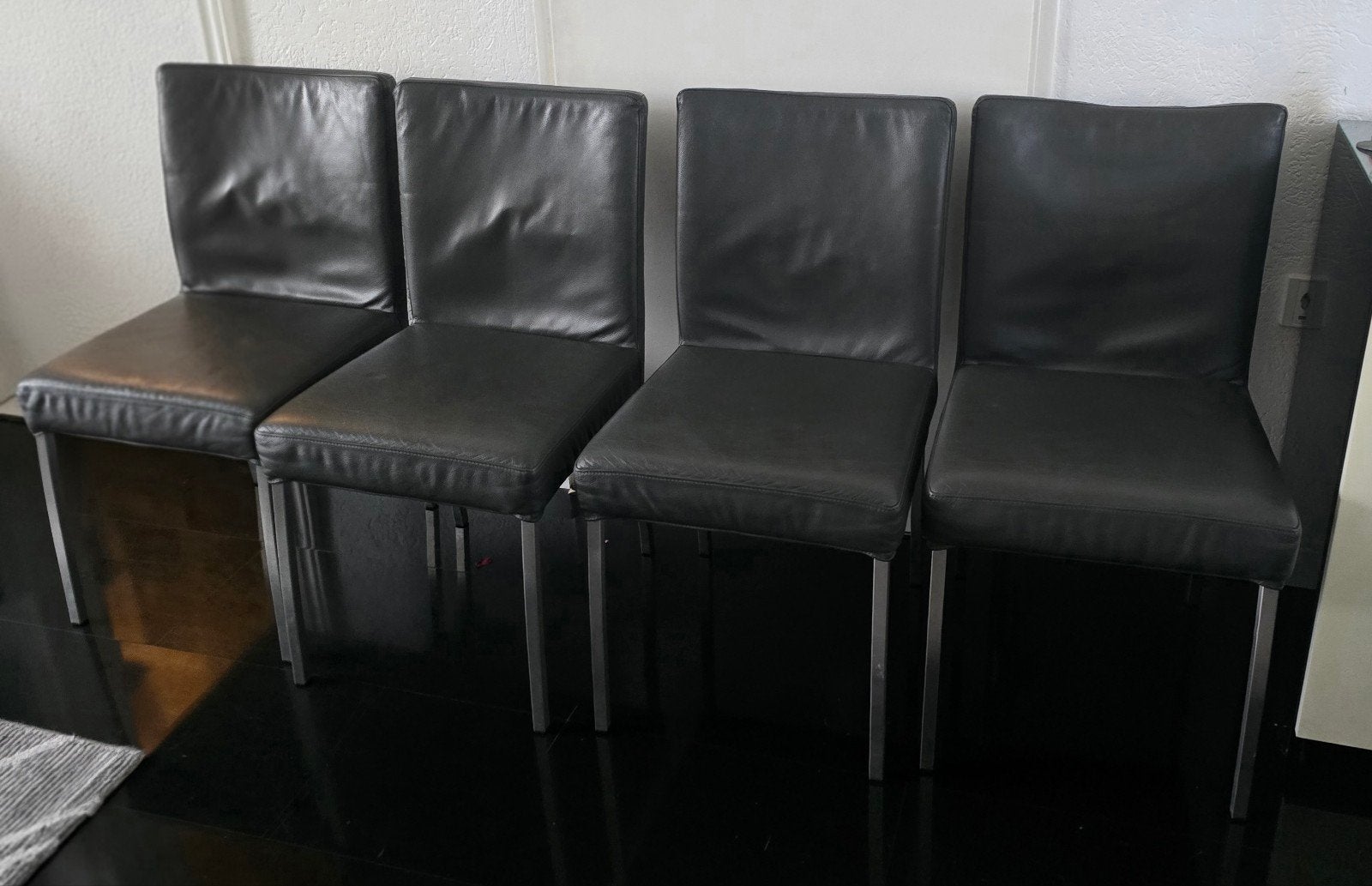 Goossens Leren Eetkamerstoelen - Grijs (4 stuks), Ophalen, Zo goed als nieuw, Vier, Leer