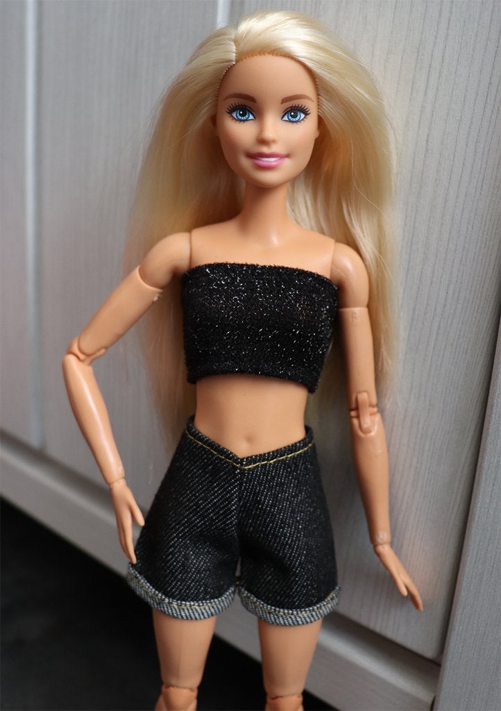 Barbie kleding nieuw - Outfit hotpants spijkerbroek met top, Ophalen of Verzenden, Nieuw, Barbie