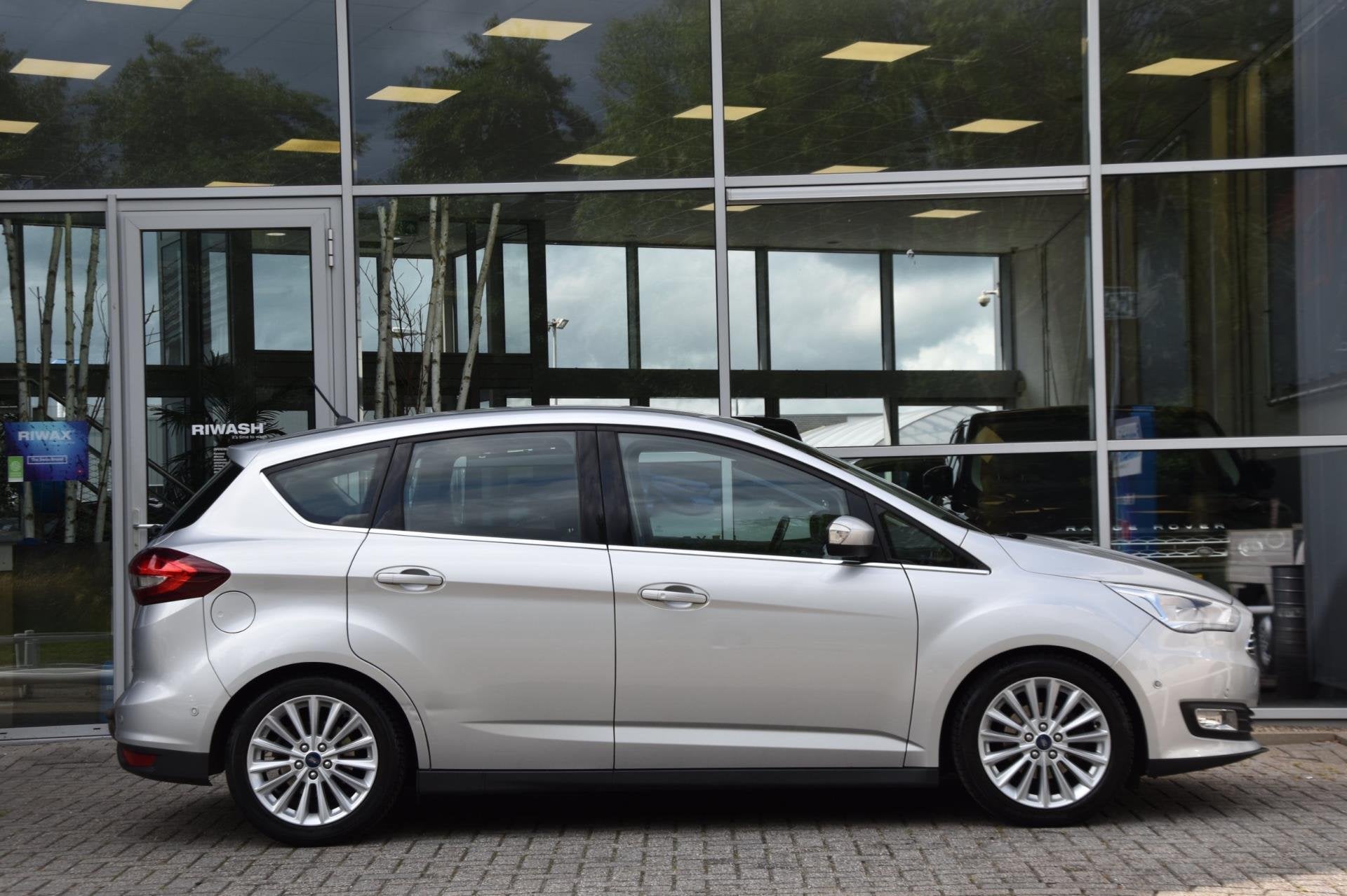 Ford C-Max Ford C-Max 1.0 Titanium Navi PDC Trekhaak Cruise, Auto's, Voorwielaandrijving, Gebruikt, Automatische klimaatregeling