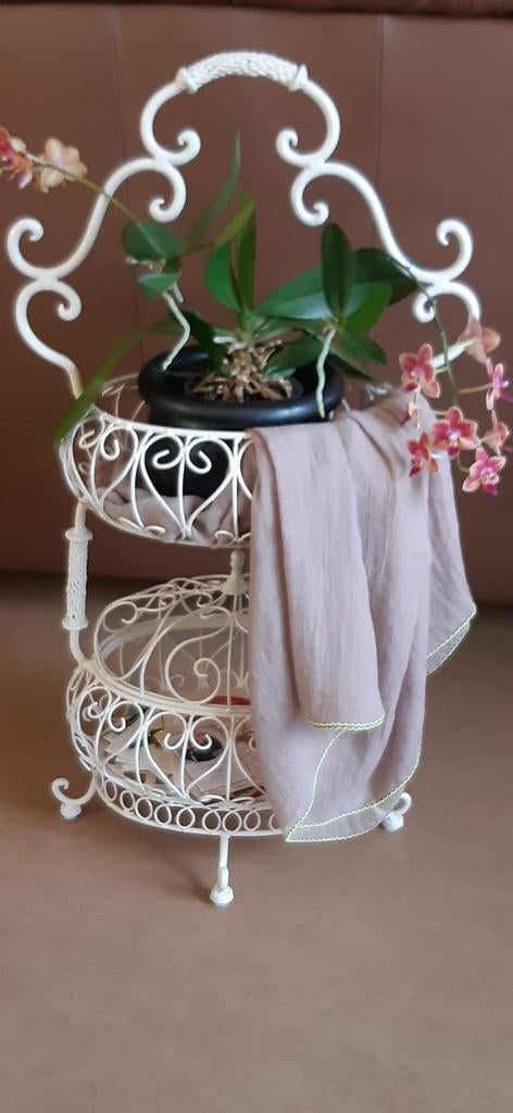 Woondecoratie sierlijke etagière/ mandjes, Huis en Inrichting, Woonaccessoires | Etagères, Ophalen of Verzenden