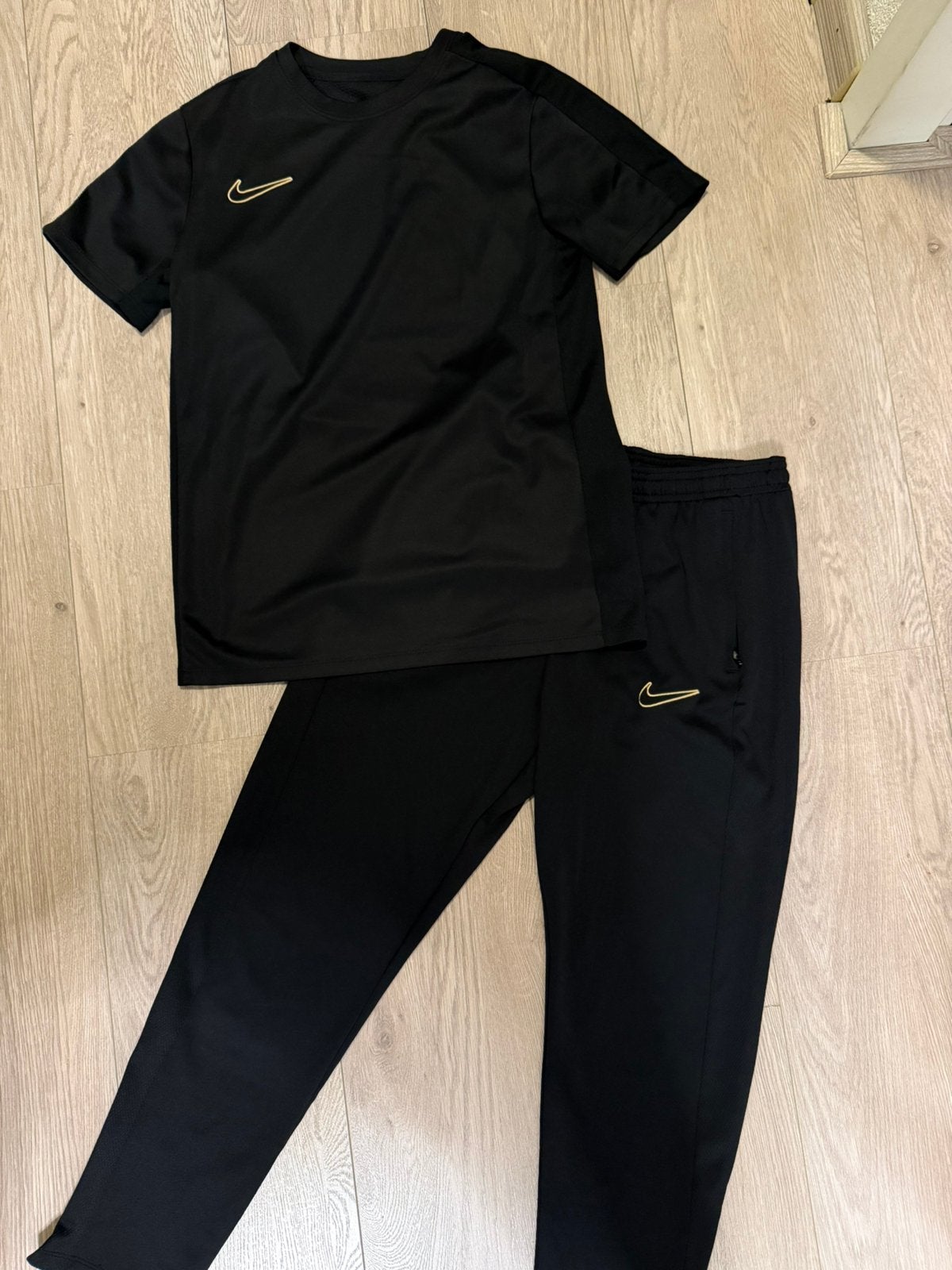 Trainingsset Nike maat L/147-158cm, Kinderen en Baby's, Ophalen, Zo goed als nieuw, Jongen, Sport- of Zwemkleding