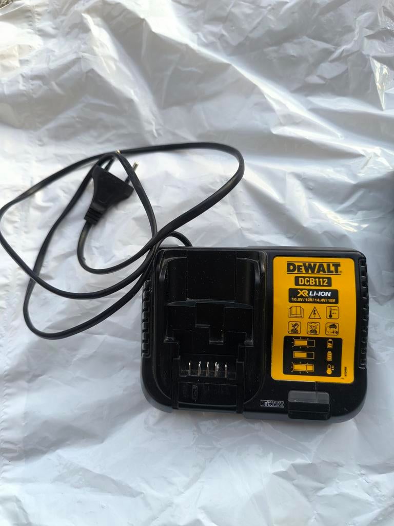 DeWALT Acculader DCB112, Ophalen of Verzenden, Gebruikt