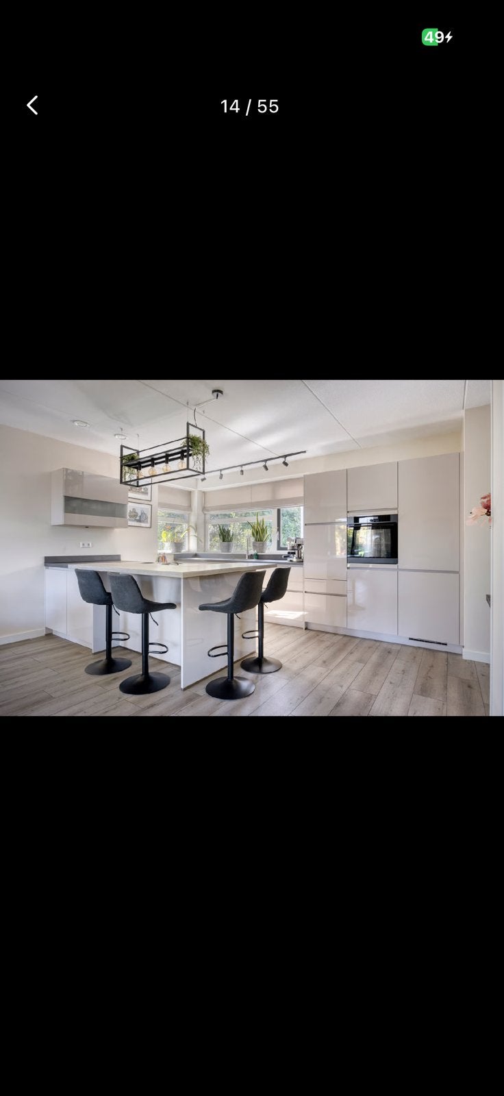 Mooie zgan keuken met schiereiland kleur taupe/soft clay, Huis en Inrichting, Keuken | Complete keukens, Ophalen, Zo goed als nieuw