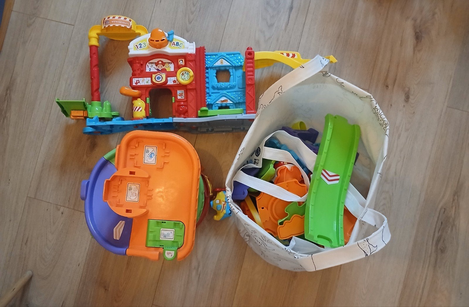 VTech Toet Toet Brandweerkazerne , Parkeertoren & baan, Ophalen, Zo goed als nieuw, Jongen of Meisje