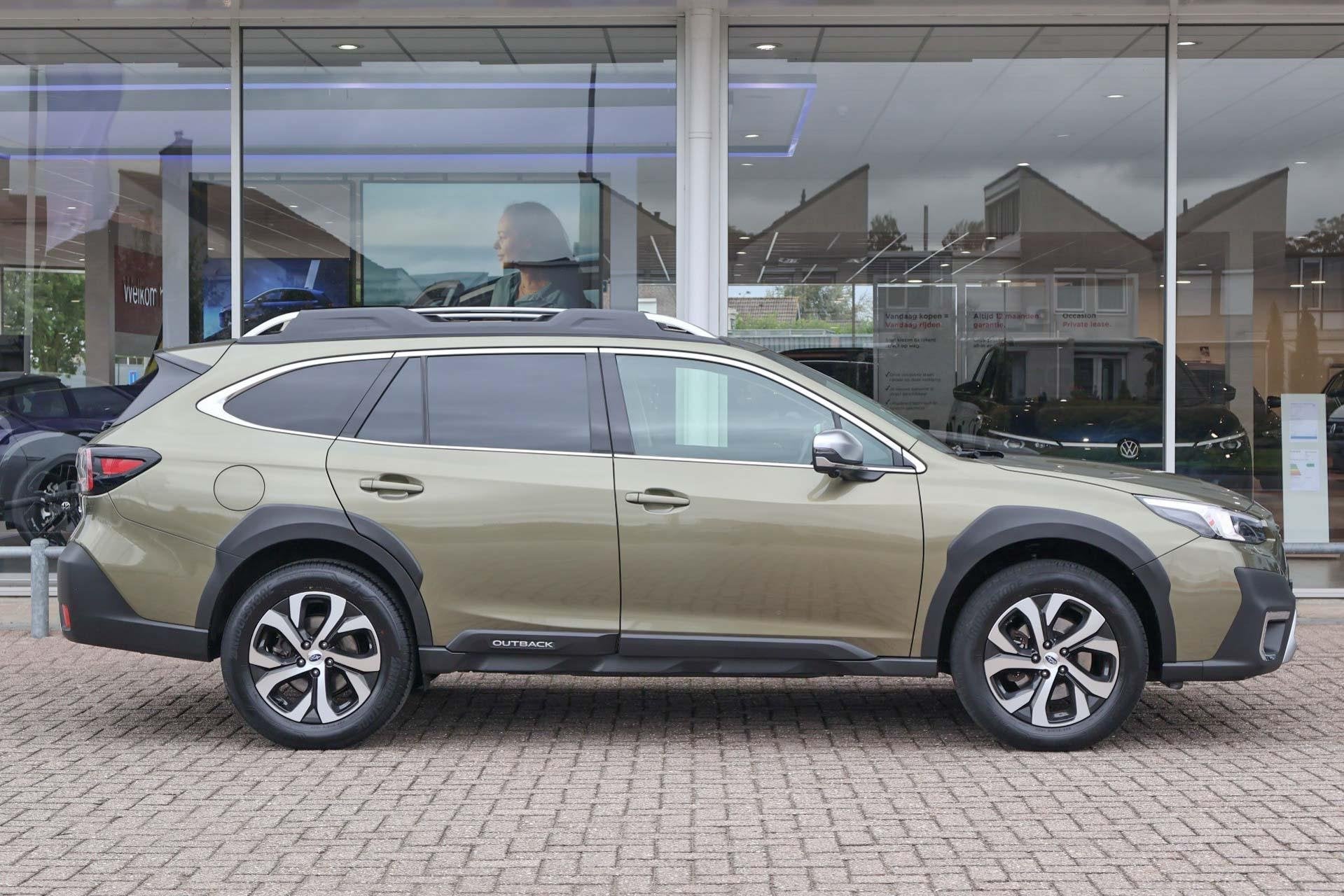 Subaru Outback 2.5i 169pk AUT Premium | Trekhaak | Leder | 3, Auto's, Automaat, Gebruikt, 4 cilinders, 2498 cc