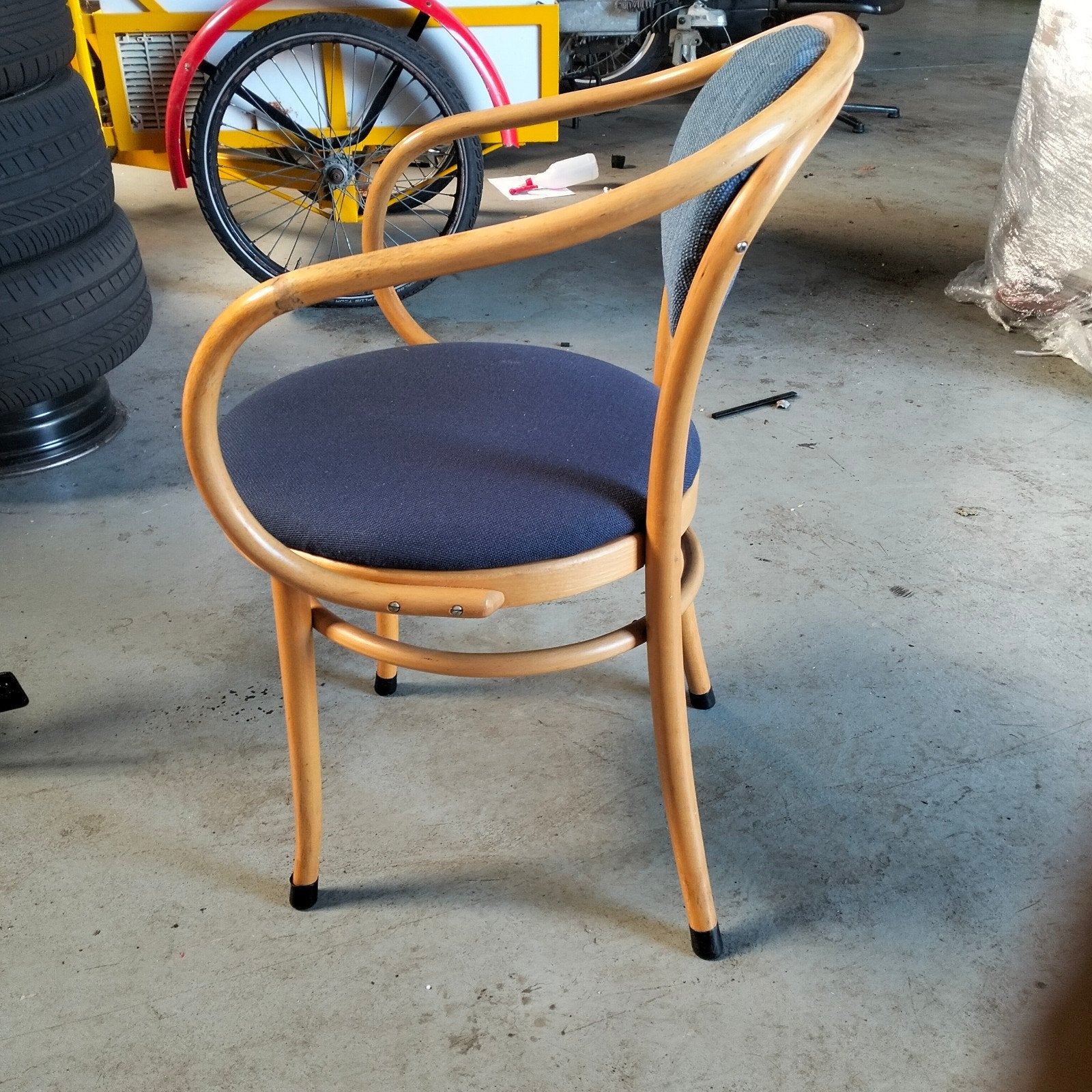 Set van 2 Thonet-stijl stoelen met blauwe bekleding, Ophalen, Hout, Gebruikt, Twee