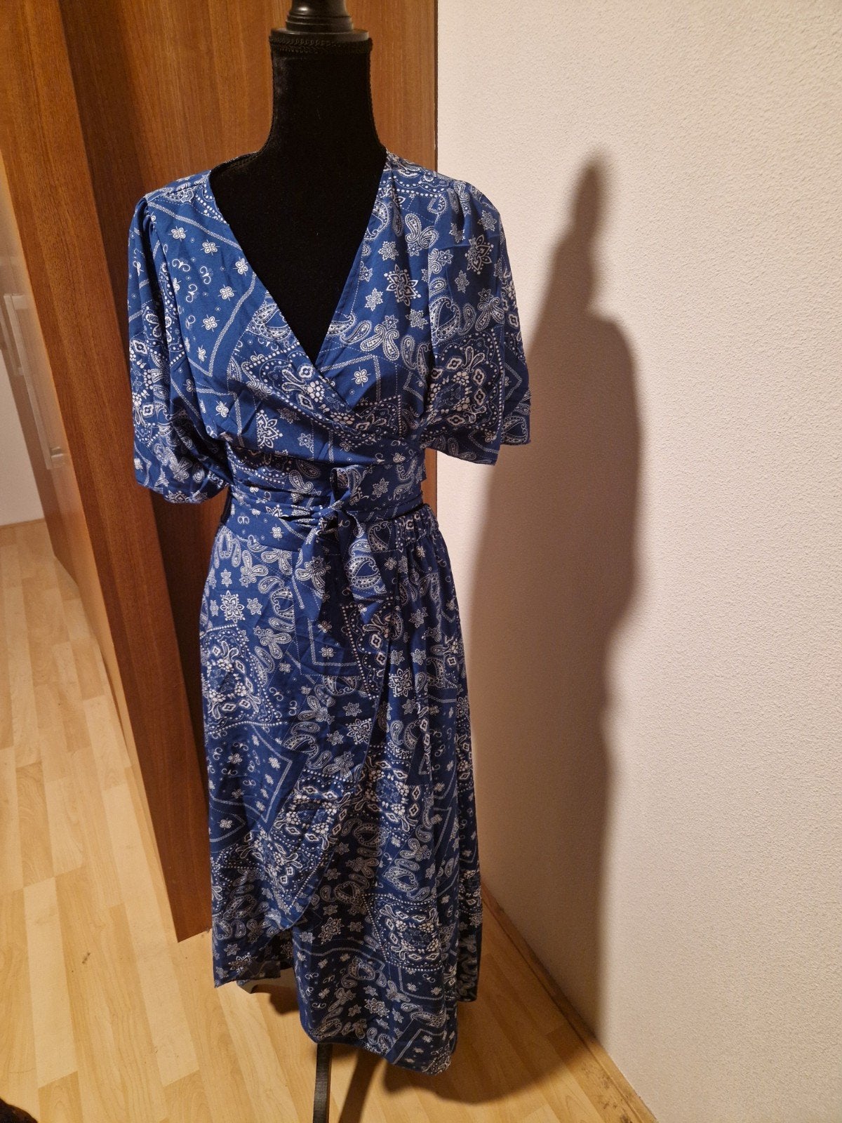 Shein blauw set, wikkelrok en shirtje met paisley print - Ma, Blauw, Maat 46/48 (XL) of groter, Ophalen of Verzenden, Zo goed als nieuw