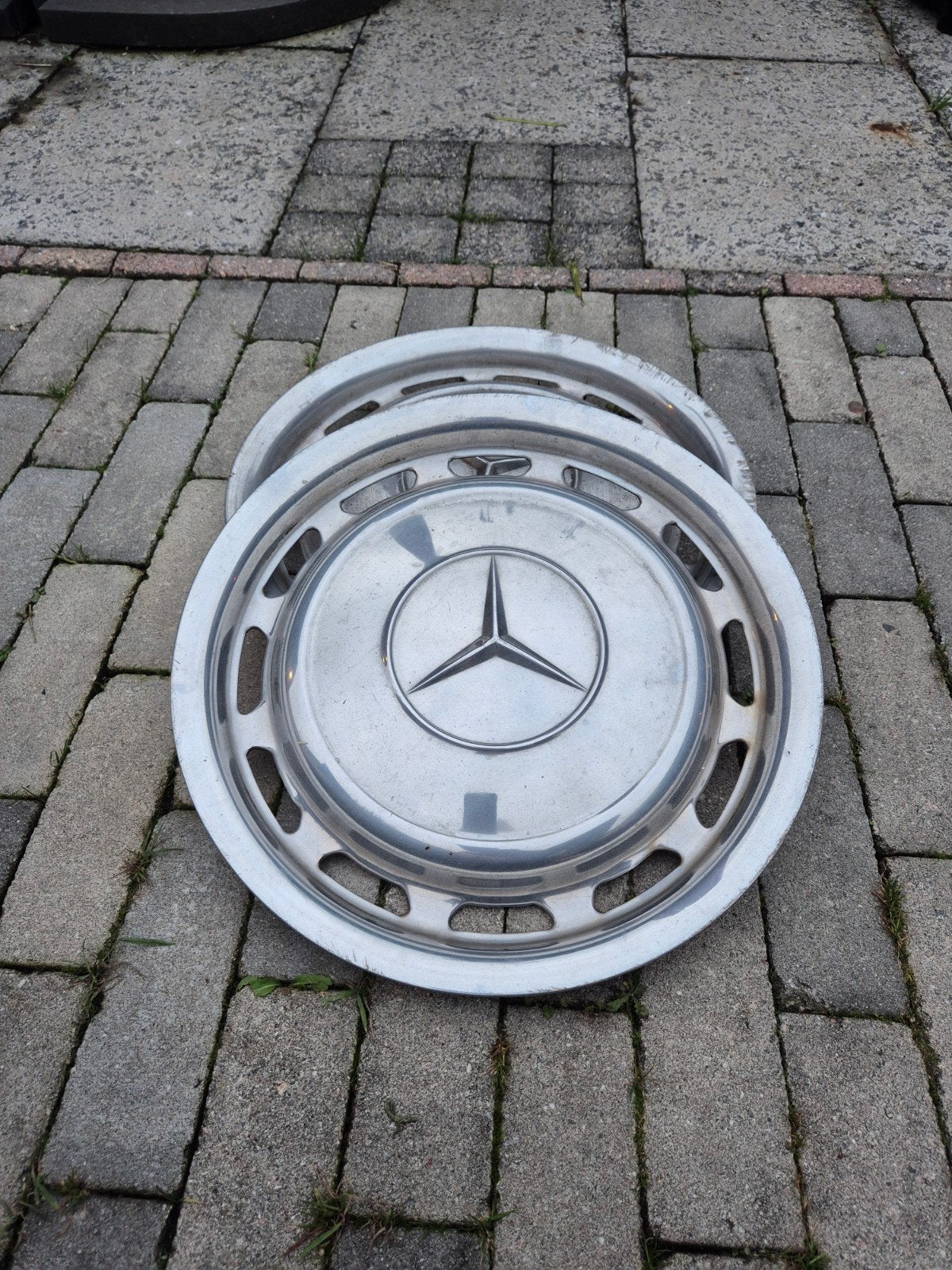 Mercedes-Benz wieldoppen (2 stuks), Ophalen of Verzenden, Gebruikt