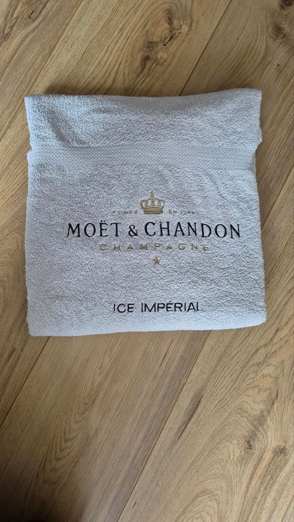 Moët & Chandon Ice Impérial badlaken 160x90 cm, Ophalen of Verzenden, Nieuw, Wit, Handdoek