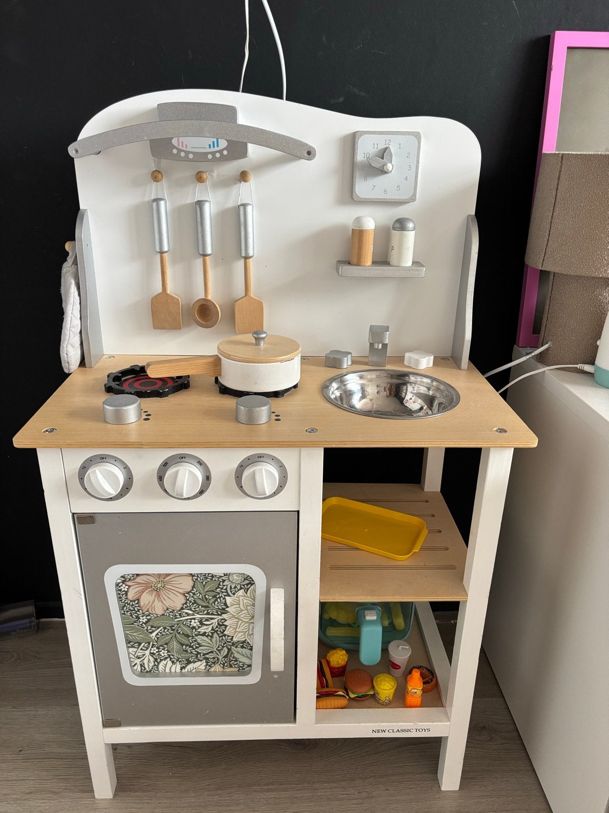 Houten Speelkeuken met Accessoires - New Classic Toys, Ophalen, Gebruikt, Hout, Speelkeuken