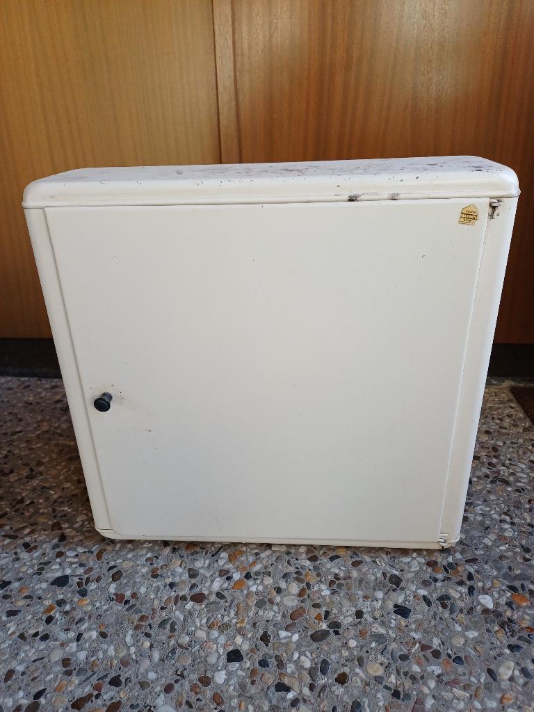 Vintage medicijnkastjes, Huis en Inrichting, Ophalen, Gebruikt, Overige typen, 50 tot 100 cm