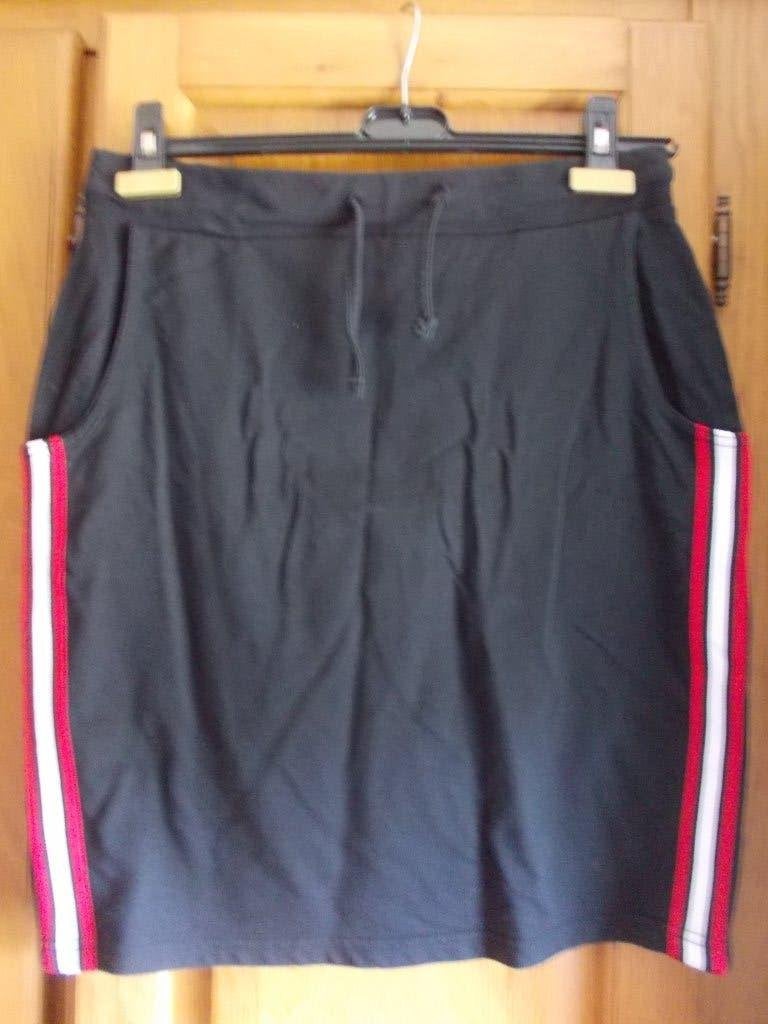Leuke zwarte rok met bies in maat L., Ophalen, Zwart, Maat 42/44 (L), Knielengte