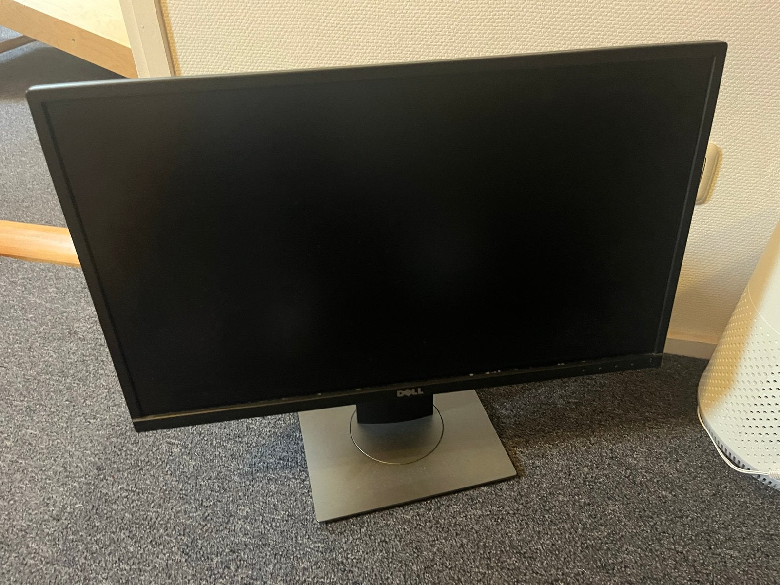 Dell P2417H Monitor - 24 inch Full HD IPS, Ophalen, Gebruikt, IPS, In hoogte verstelbaar