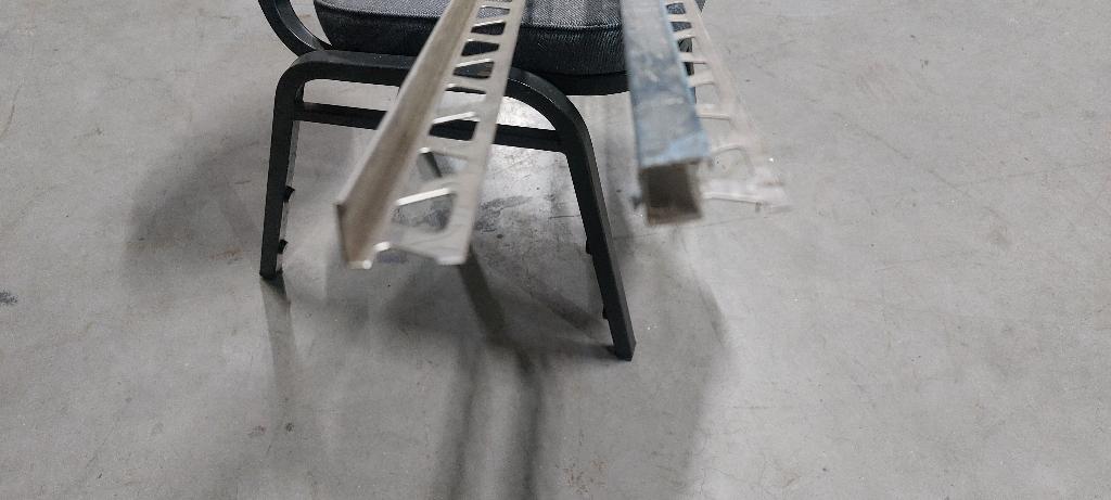 2 x RVS Schlüter tegelprofiel 250 cm nieuw, Ophalen, Overige typen, Nieuw, Minder dan 20 cm