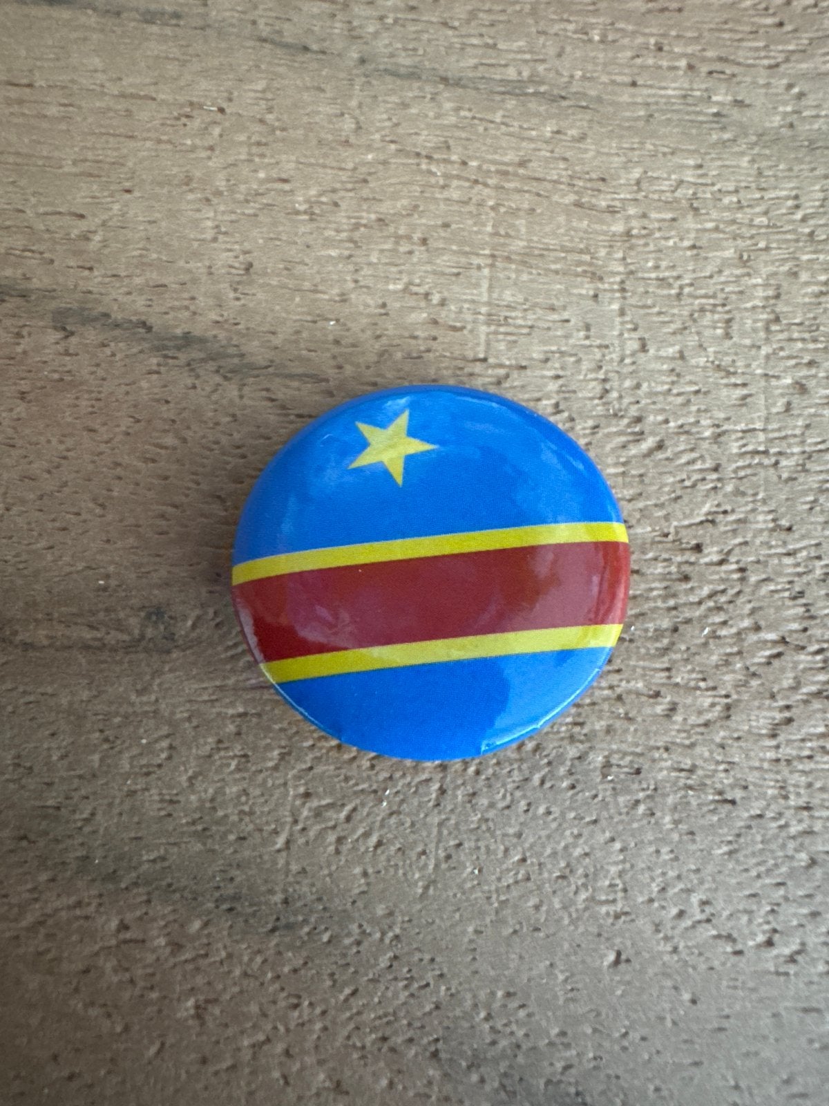 Deka wk button congo, Verzamelen, Ophalen of Verzenden, Zo goed als nieuw, Stad of Land, Speldje of Pin