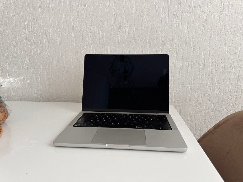 MacBook Pro 13-inch M2 COMPLEET – Zeer nette staat, Computers en Software, Qwerty, 13 inch, 512 GB, Zo goed als nieuw