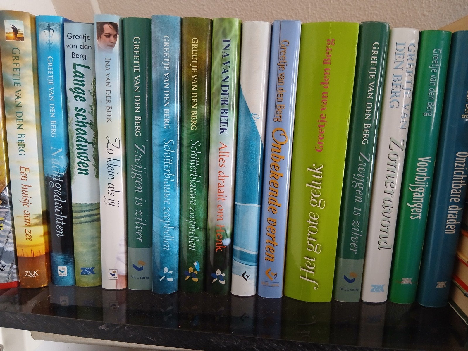 43 Streeksromans van Greetje van den Berg, Boeken, Streekboeken en Streekromans, Ophalen of Verzenden, Gelezen, Greetje van den Berg