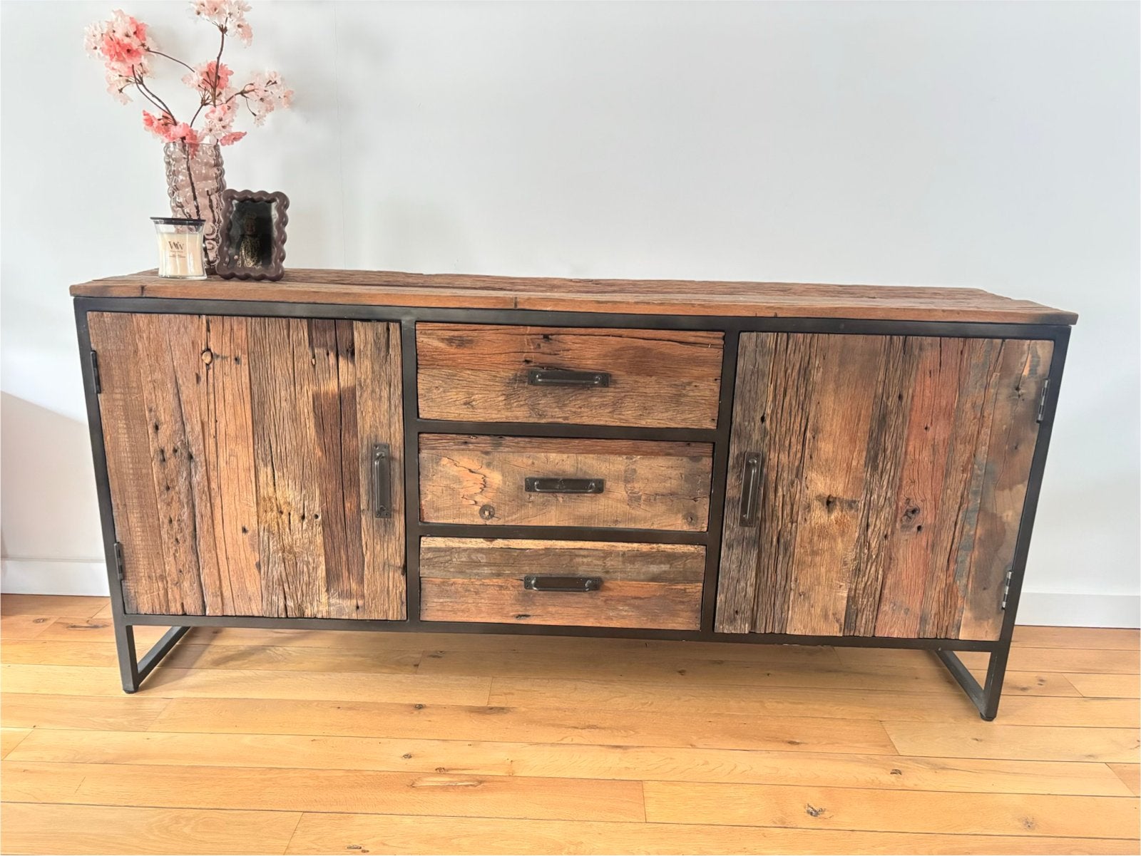 Henders & Hazel Kempton Meubelset: Dressoir, TV-meubel, Bijz, Ophalen, Gebruikt, 150 tot 200 cm, Met lade(s)