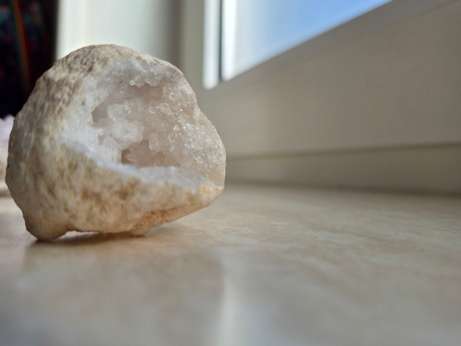 Prachtige Geode Edelsteen - Natuurlijke Kristallen, Ophalen, Zo goed als nieuw
