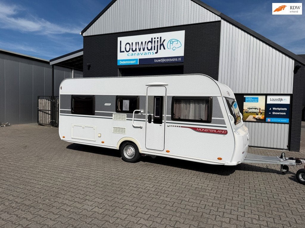 LMC Musica 490 E ’17 (Mover, Enkele Bedden), Caravans en Kamperen, Rondzit, 7 tot 8 meter, Bedrijf, Kelvinstraat 23
7701BZ  Dedemsvaart, NL
