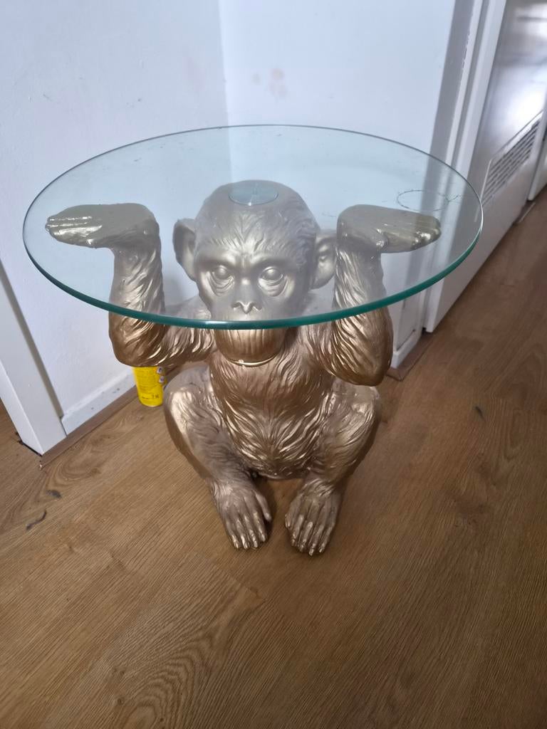 Leuk gouden apen tafeltje met glazen blad, Ophalen, Minder dan 45 cm, Minder dan 55 cm, Gebruikt